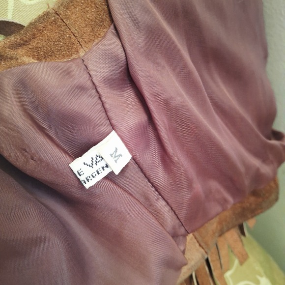 RARE Vintage Gloria Vanderbilt Western Boho Brown Suede Cropped Jacket W/ Fringe - Picture 9 of 10